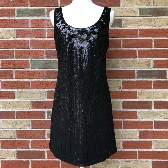 🔥 NWT WHBM Scoop Neck Black Sequin Sleeveless Dress - Picture 1 of 12